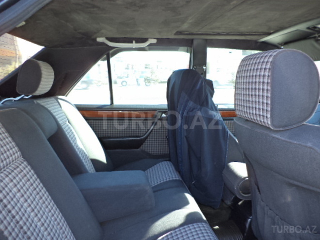 Mercedes E 220 1994, 320,000 km - 2.2 л - Bakı