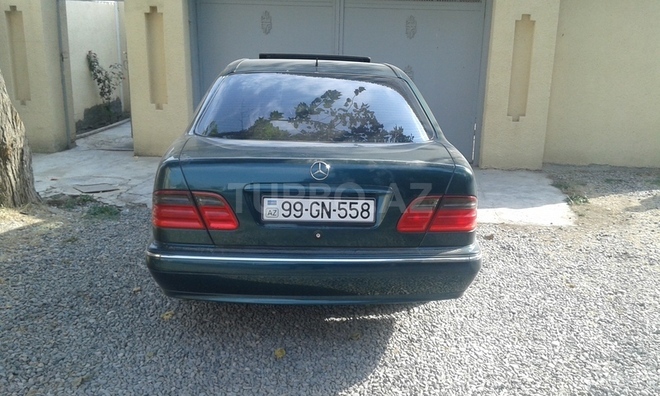 Mercedes E 240 2000, 118,000 km - 2.6 l - Bakı