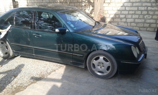 Mercedes E 240 2000, 118,000 km - 2.6 l - Bakı