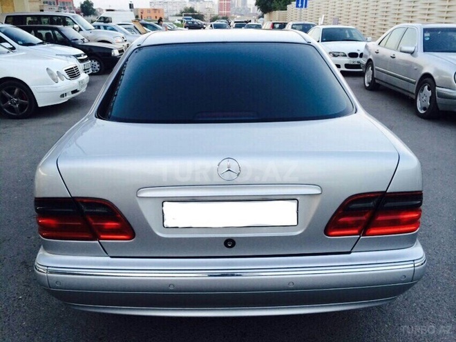 Mercedes E 270 2000, 261,000 km - 2.7 л - Bakı