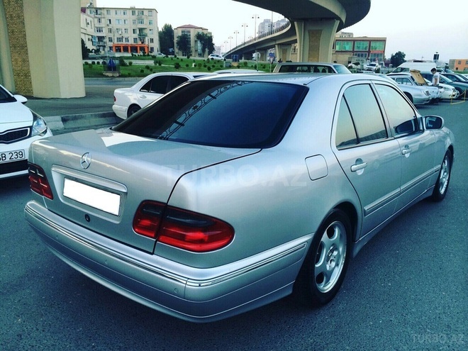 Mercedes E 270 2000, 261,000 km - 2.7 л - Bakı