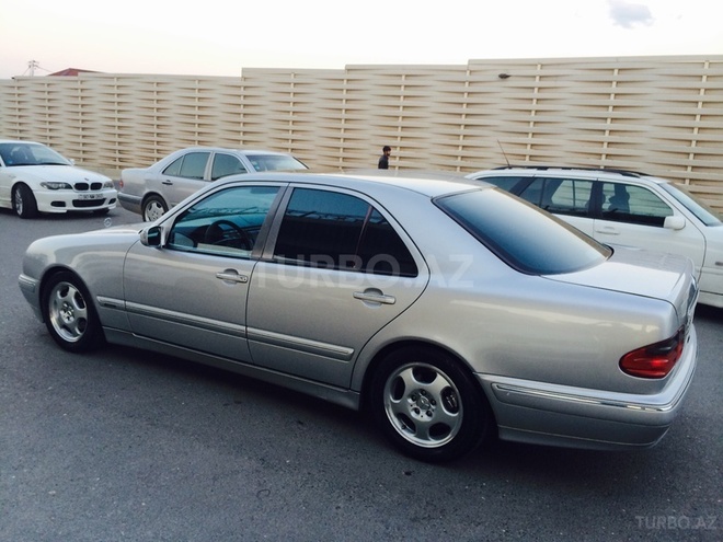 Mercedes E 270 2000, 261,000 km - 2.7 л - Bakı