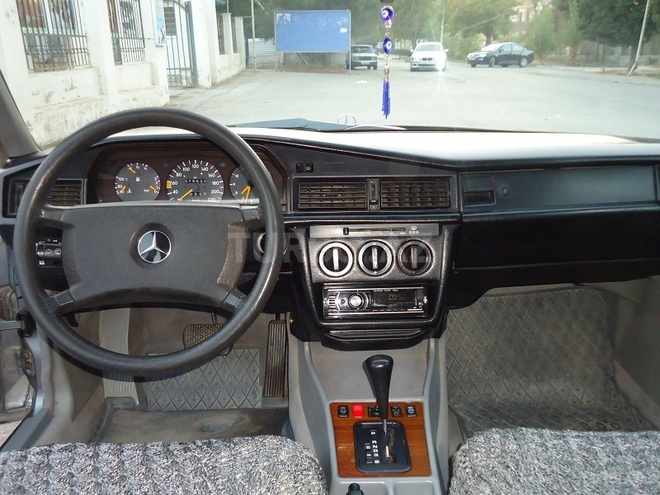Mercedes 190 1992, 210,000 km - 2.0 l - Bakı