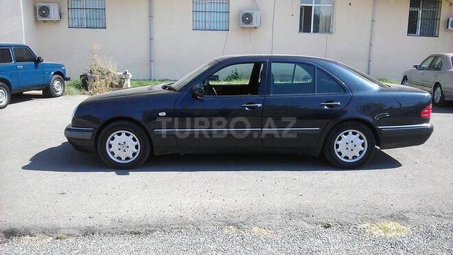 Mercedes E 200 1999, 257,000 km - 2.0 л - Bakı