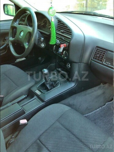 BMW 320 1991, 90,000 km - 2.0 l - Bakı
