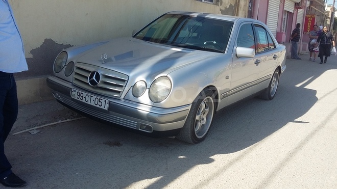 Mercedes E 200 1998, 265,040 km - 2.0 l - Bakı