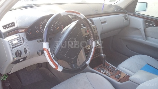 Mercedes E 200 1998, 265,040 km - 2.0 l - Bakı