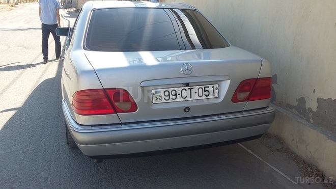 Mercedes E 200 1998, 265,040 km - 2.0 l - Bakı