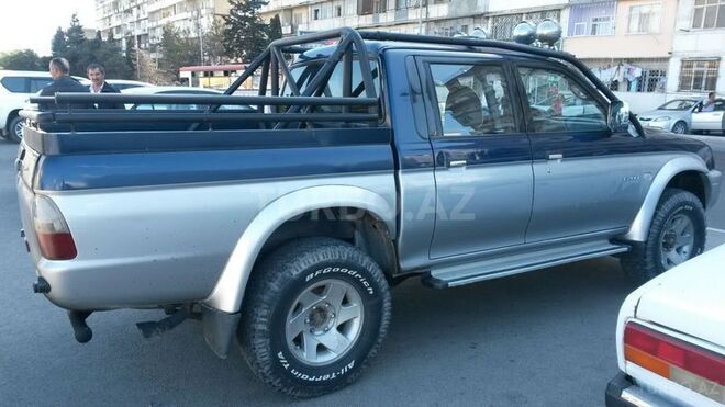 Mitsubishi L200 2003, 190,000 km - 2.5 l - Bakı