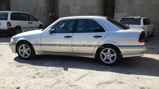 Mercedes C 200 1999, 162,000 km - 2.0 l - Bakı