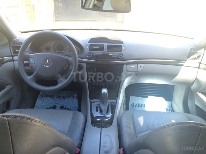 Mercedes E 270 2002, 198,000 km - 2.7 л - Bakı