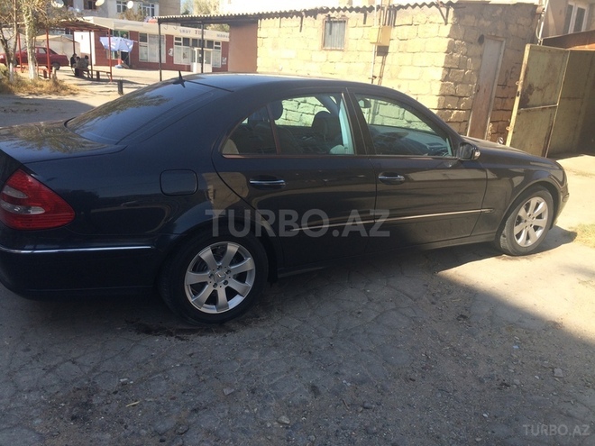 Mercedes E 270 2002, 198,000 km - 2.7 л - Bakı