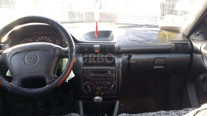 Opel Astra 1996, 195,000 km - 1.6 l - Bakı