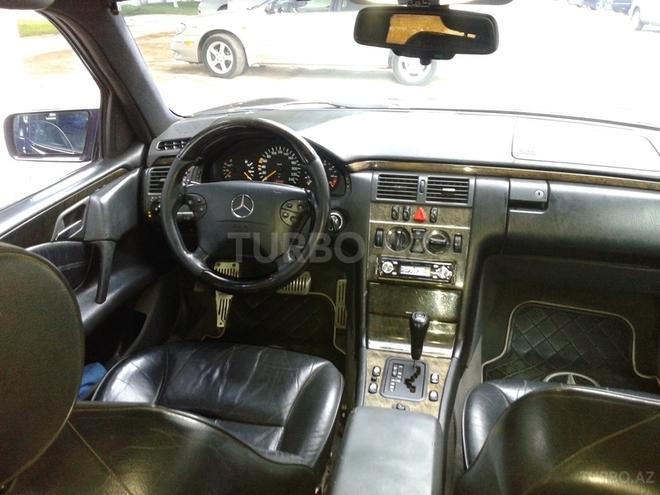 Mercedes E 200 1996, 196,300 km - 2.0 л - Bakı
