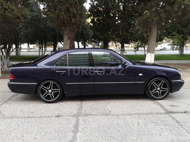 Mercedes E 200 1996, 196,300 km - 2.0 л - Bakı