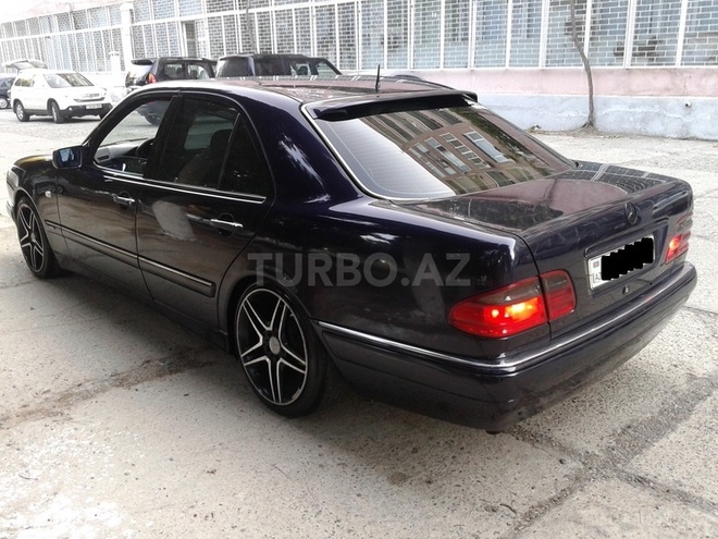 Mercedes E 200 1996, 196,300 km - 2.0 л - Bakı