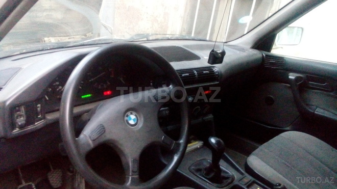 BMW 520 1989, 140,000 km - 2.0 l - Bakı
