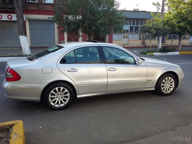 Mercedes E 220 2007, 151,000 km - 2.2 l - Bakı