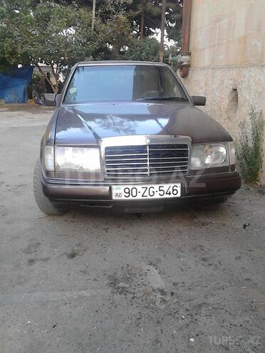 Mercedes E 200 1993, 300,000 km - 2.0 l - Bakı