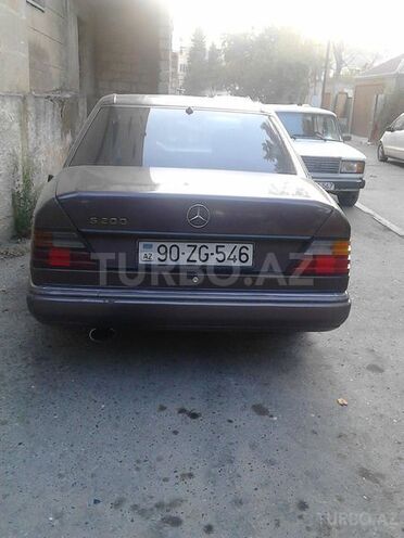 Mercedes E 200 1993, 300,000 km - 2.0 l - Bakı