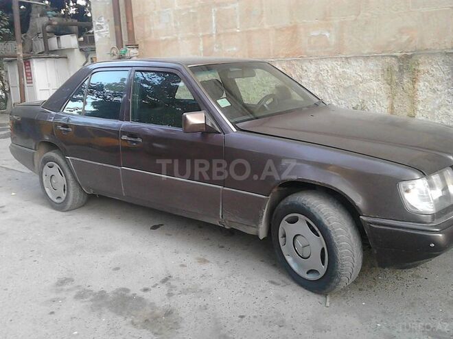 Mercedes E 200 1993, 300,000 km - 2.0 l - Bakı
