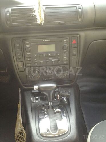 Volkswagen Passat 2004, 131,000 km - 1.8 l - Bakı