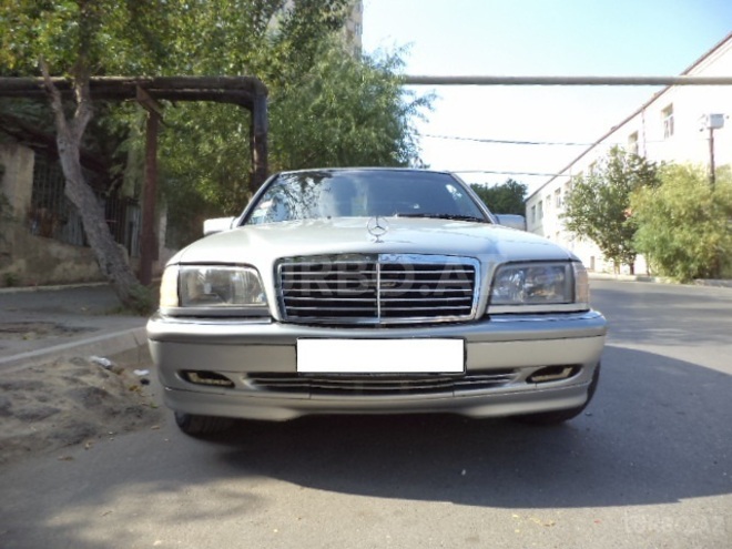 Mercedes C 200 1997, 212,397 km - 2.0 l - Bakı