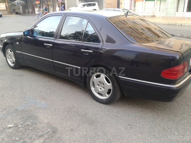 Mercedes E 240 1998, 239,000 km - 2.4 l - Bakı
