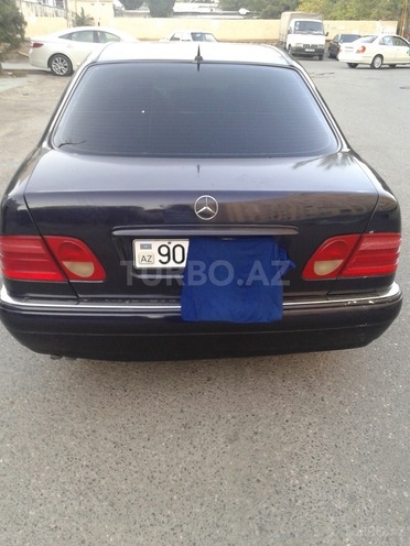 Mercedes E 240 1998, 239,000 km - 2.4 l - Bakı