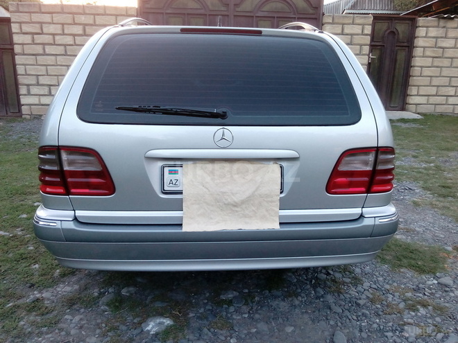 Mercedes E 220 2000, 315,000 km - 2.2 l - Bakı