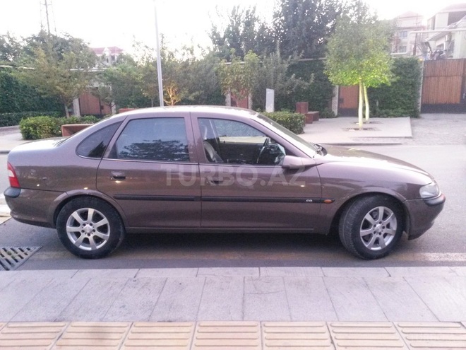 Opel Vectra 1998, 260,000 km - 2.0 л - Bakı