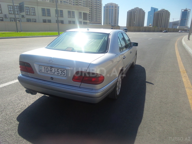 Mercedes E 280 1996, 320,000 km - 2.8 л - Bakı