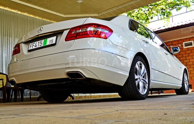 Mercedes E 200 2011, 72,000 km - 1.8 l - Bakı