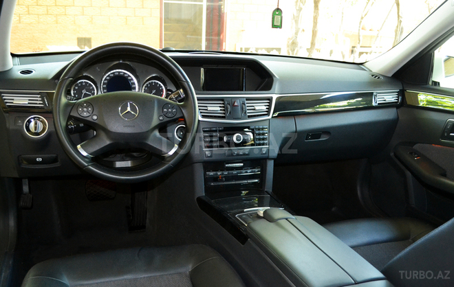 Mercedes E 200 2011, 72,000 km - 1.8 l - Bakı