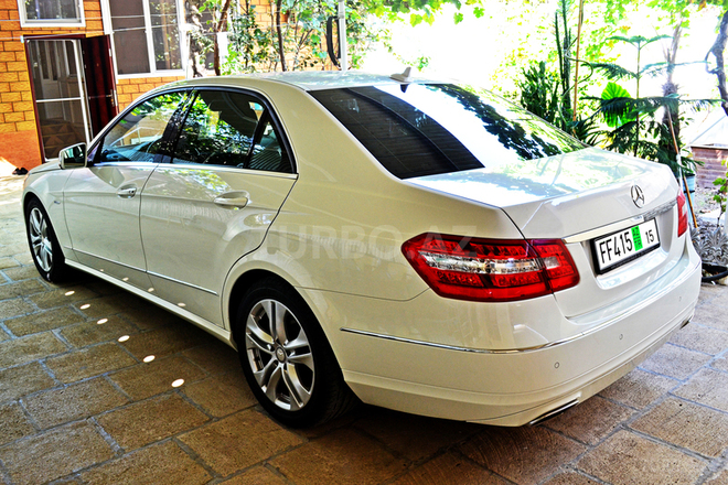 Mercedes E 200 2011, 72,000 km - 1.8 l - Bakı