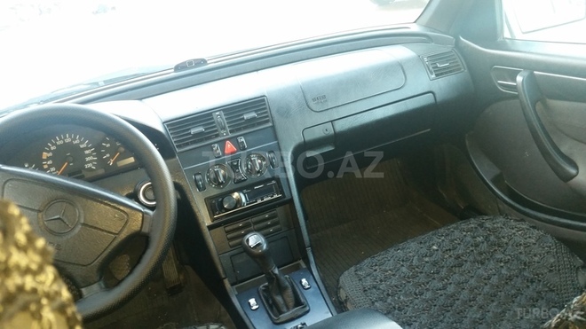 Mercedes C 220 1997, 30,000 km - 2.2 l - Bakı
