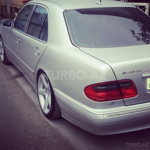Mercedes E 280 1999, 275,000 km - 2.8 l - Bakı