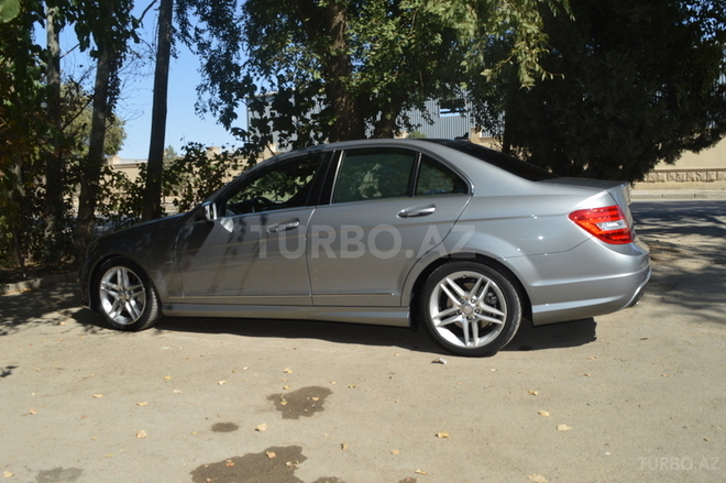 Mercedes C 350 2012, 71,000 km - 3.5 l - Bakı