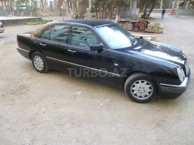 Mercedes E 240 1998, 257,300 km - 2.4 l - Bakı