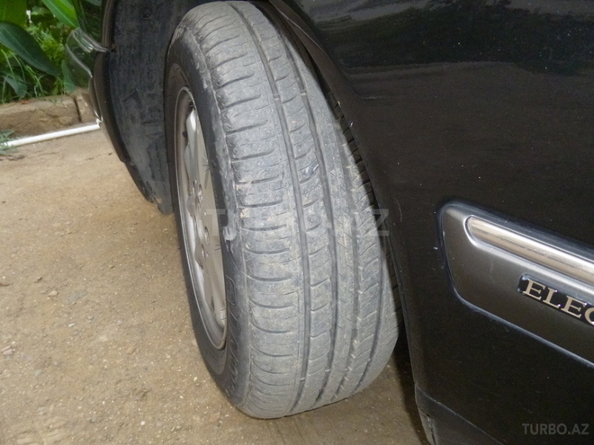 Mercedes E 240 1998, 257,300 km - 2.4 l - Bakı