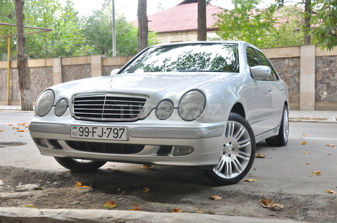 Mercedes E 240 1999, 138,000 km - 2.4 l - Bakı