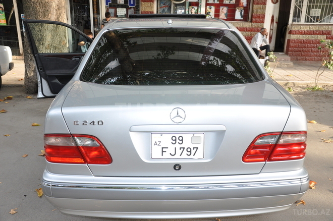 Mercedes E 240 1999, 138,000 km - 2.4 l - Bakı