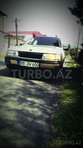 Opel Vectra 1991, 260,000 km - 2.1 l - Bakı