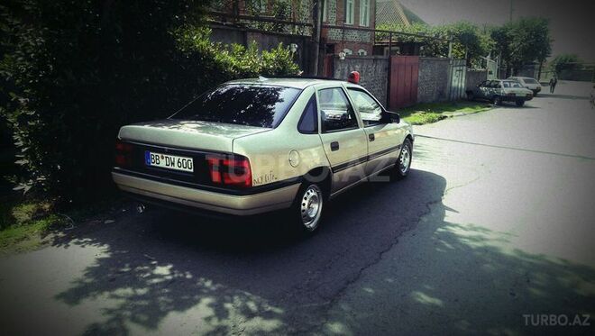 Opel Vectra 1991, 260,000 km - 2.1 l - Bakı