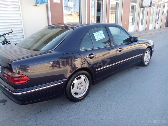 Mercedes E 220 1999, 243,000 km - 2.2 l - Bakı