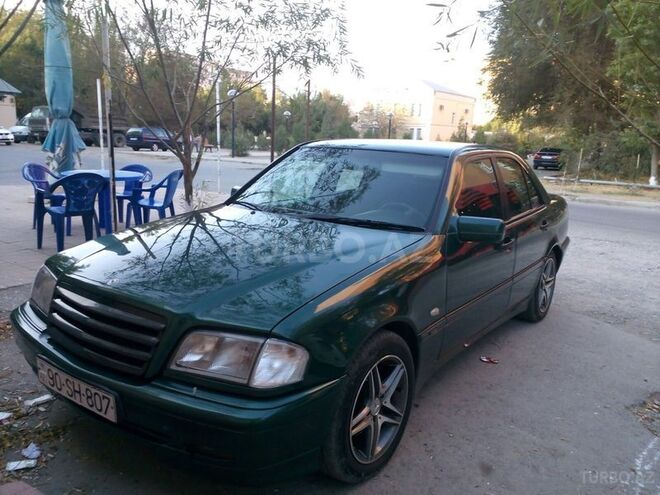 Mercedes C 220 1998, 150,000 km - 2.2 l - Bakı