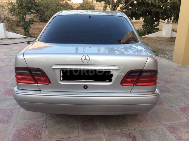 Mercedes E 200 1999, 210,000 km - 2.0 l - Bakı