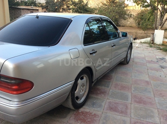 Mercedes E 200 1999, 210,000 km - 2.0 l - Bakı