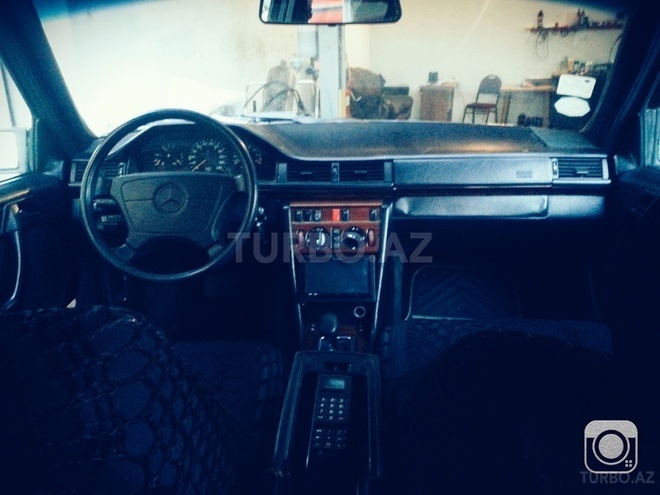 Mercedes E 220 1993, 420,000 km - 2.2 l - Bakı