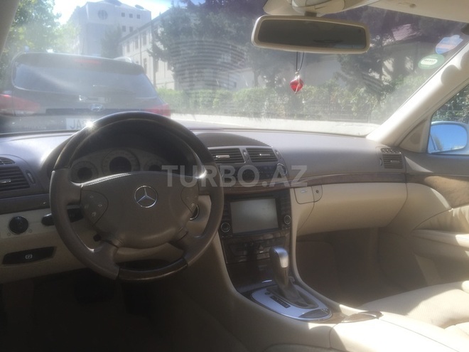 Mercedes E 240 2005, 174,000 km - 2.6 l - Bakı